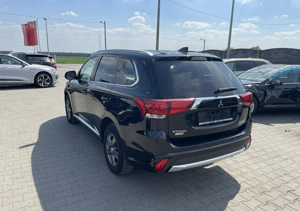 Mitsubishi Outlander cena 49900 przebieg: 128800, rok produkcji 2019 z Ostrów Wielkopolski małe 106